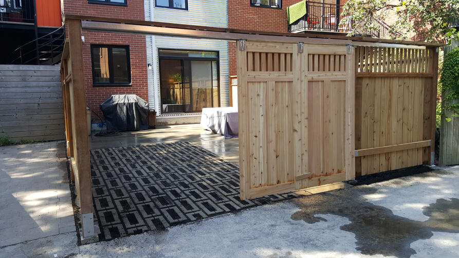 Urban Privacy Garden - Permeable Driveway